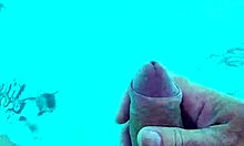 Je Me Branle Dans La Piscine