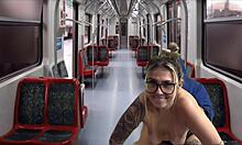 Dentro do trem público da capital acochei e fodi a secretária gostosa vindo do seu trabalho