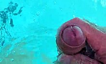 Je Me Branle Dans La Piscine