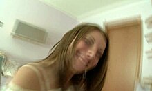 knepper den store røv på en 18-årig teen 18+ luder i lingeri