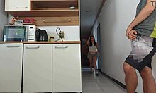 Sexo Arriesgado Con Amigo Mientras Marido En Bano Casi Nos Pillan