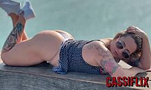 negão pauzudo fodeu meu cu e buceta no carro