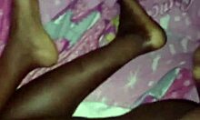 مراهقة 18+ هاوية تبلع أصابع.