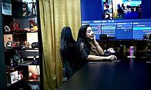 Renatinha mello deixa o ruan de pau duro como pedra s com um beijo ela deu uma pegada gostosa no pau dele - podcast pupum no barraco