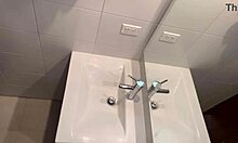 Descubro A La Amante De Mi Marido En Mi Armario Ahora Tambi�n Me La Follo