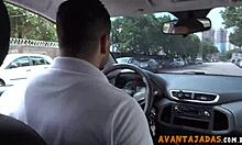 Travesti cumming on street guy 😍