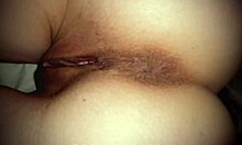 Kneppet Hjemme Liten 18+ Jente Med Blå Øyne Våt