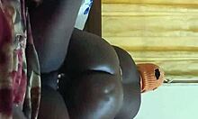 Namorada com bunda grossa gorda e peitos grandes!