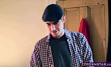 우아한 틴 대담한 하드코어 섹스 레슨 구부려서 받음