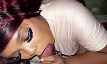 La madrastra más sexy de la historia se folla a su hijastro sin que su marido se dé cuenta!