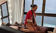 Massagem com final feliz no neg�o gostoso - safado gozou dentro