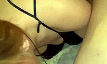 Kladdig ansiktsknull med blond tjej