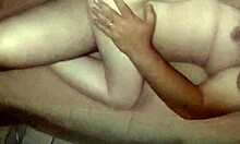 esfregando gostoso no pau do meu marido antes dele me comer?