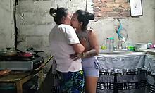 amanecio muy perra mi vecina queriendo que la follen duro, she says in the kitchen.