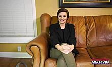 Kylie Cewek Kecil Brunet Manis Hisap Kontol Dan Memek Pinknya Dientot Doggy