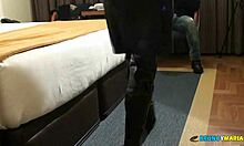 dame placer y penétrame bien delante de mi cornudo