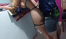 Follandome a mi hermosa madrastra de cuerpo perfecto cuando mi papa se fue a trabajar, que rico