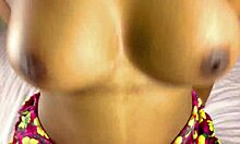 Индийска деси момиче показва девствена путка