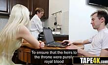 스텝시스 테이블 아래 스텝브로 자지 빨아 엄마 말할 때 😏