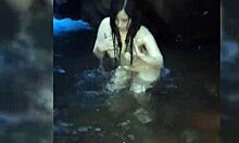 Sexo En Torrente Con Chica Blanca Y Muy Femenina Buenos Sentones Después De Mamarlo Duro