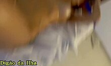 Buceta Pequena Recebe Massagem E Faz Garganta Profunda Com Curvy Latina