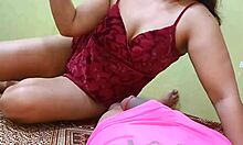 ruthlee petite wants her first time stretching