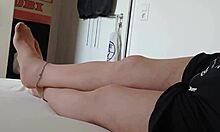 Nylonjunge in Nachthemd und Strumpfhose Shows Off Chubby Legs in Sexy German Solo