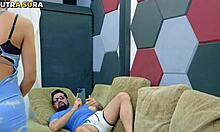 i visited my friend and saw frotinha on the sofa, couldn't believe it, had to record for my cuckold, full vid on red