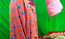 Indian bhabhi changes saree secretly