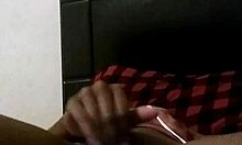 i'm masturbating and fingering until i squirt