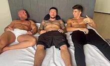 orgía brutal nos turnamos para follarnos el coño de estas zorras latinas blowbang