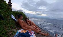 Loira Gostosa Transando Na Praia Com Surfista Escondido