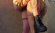 gushi e ski hook up during photos with flashing and kissing 😘