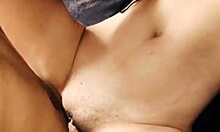 Hei, tämä MILF näyttää upealta meidän söpössä kotivideossa POV