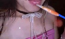 bonneyuwu sucks on that lollipop cutely