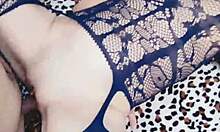 i'm a beautiful mature submissive with fire inside, loving doggystyle anal