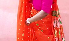 Hermosa mujer india curvilínea en sari Parte 2