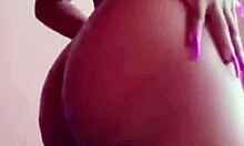 Lige spiller med mig selv, føler mig sød og kurvet i nærbillede solo sjov