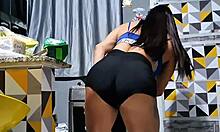 Delivery Guy Can't Wait For Pussy Action