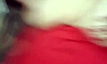 mi vecina se pone cachonda en el sof� y me hace una buena mamada casi nos pilla mi esposa 😈