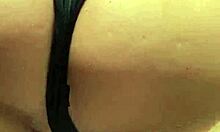 Ensino Minha Meia-Irmã A Brincar No Celular Enquanto A Faço Sentir Meu Pau Enorme?