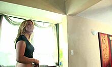 18 teen Kira Lynn delivers intense ass fingering and licking in stockings