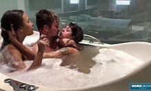 Kinky scarlett taylor shares fat dick with her girlfriend