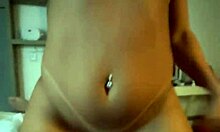 kalena mitrak - sentando e mostrando o rabo para o safado