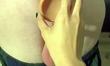 My gf gapes her ass with a buttplug!