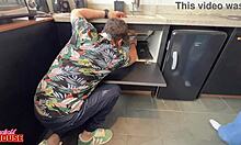 Marido Corno Contrata Encanadores Para Tapar Os Dutos Da Esposa Com Rola