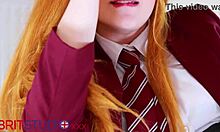 Victoria Greene sisa kurac ili joj uniforma natopljena?