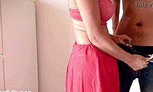 Непальская пара трахается в сари дома, а свекровь смотрит!