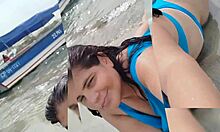 Latina gordita con el culo más grande en la playa