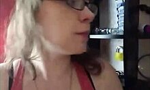 tell me your foot fetish fantasies while i sext you